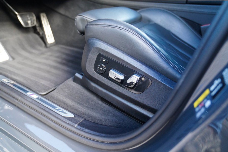 BMW X5 XDrive50e High Executive | X5M Kuipstoelen | Driving assistant Prof | HuD | Dravit Grau | Luchtvering | Stoelverkoeling |