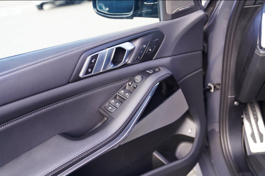 BMW X5 XDrive50e High Executive | X5M Kuipstoelen | Driving assistant Prof | HuD | Dravit Grau | Luchtvering | Stoelverkoeling |