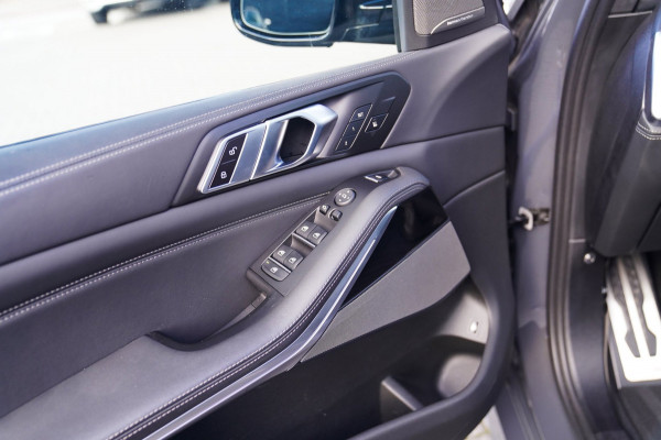 BMW X5 XDrive50e High Executive | X5M Kuipstoelen | Driving assistant Prof | HuD | Dravit Grau | Luchtvering | Stoelverkoeling |