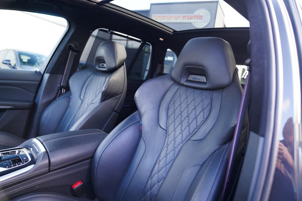 BMW X5 XDrive50e High Executive | X5M Kuipstoelen | Driving assistant Prof | HuD | Dravit Grau | Luchtvering | Stoelverkoeling |