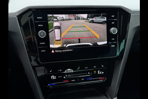 Volkswagen Passat Variant 1.4 TSI PHEV GTE | Pano | Trekhaak | Matrix | Massage | Camera | Travel Assist | Elektr. achterklep