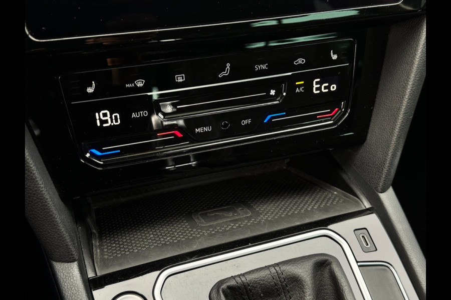 Volkswagen Passat Variant 1.4 TSI PHEV GTE | Pano | Trekhaak | Matrix | Massage | Camera | Travel Assist | Elektr. achterklep