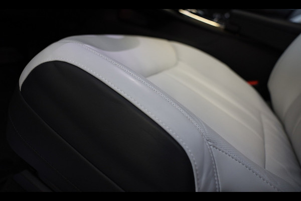 Land Rover Range Rover Sport 3.0 P460e Dynamic HSE PHEV / Head Up / 360 Camera / Leder Two Tone / Open Pano / Trekhaak / 23 Inch