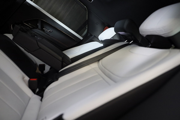 Land Rover Range Rover Sport 3.0 P460e Dynamic HSE PHEV / Head Up / 360 Camera / Leder Two Tone / Open Pano / Trekhaak / 23 Inch