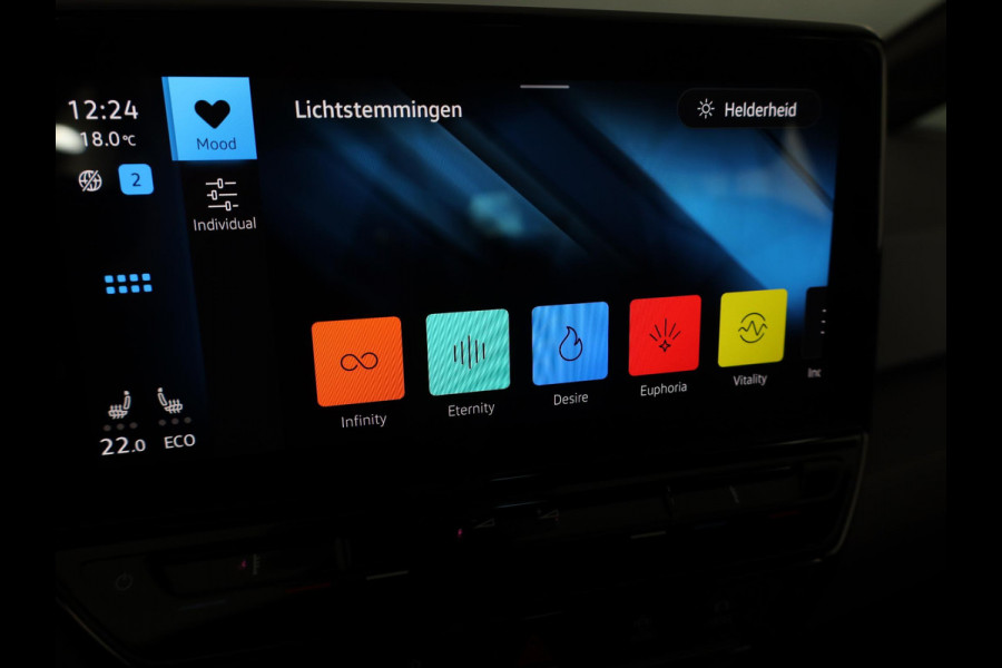 Volkswagen ID.3 Pure 45 kWh 150pk | Navi| int.voorverwarming| 18'LMvelgen