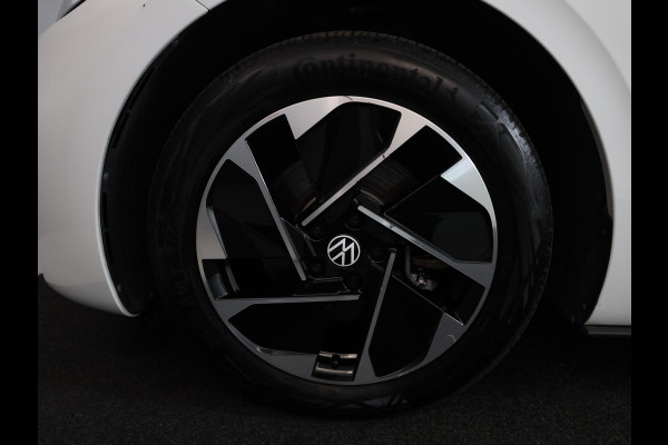 Volkswagen ID.3 Pure 45 kWh 150pk | Navi| int.voorverwarming| 18'LMvelgen