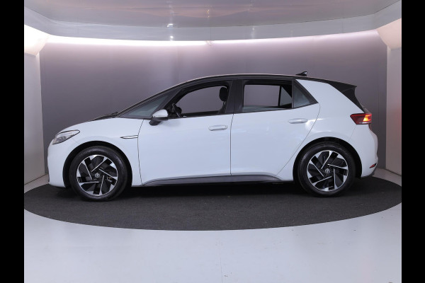 Volkswagen ID.3 Pure 45 kWh 150pk | Navi| int.voorverwarming| 18'LMvelgen
