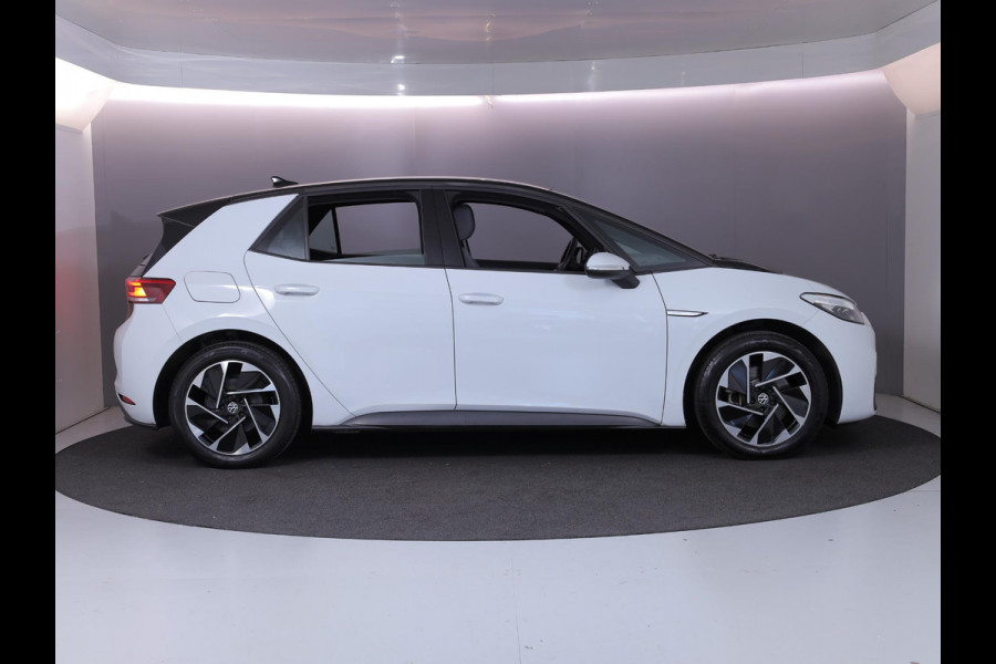 Volkswagen ID.3 Pure 45 kWh 150pk | Navi| int.voorverwarming| 18'LMvelgen