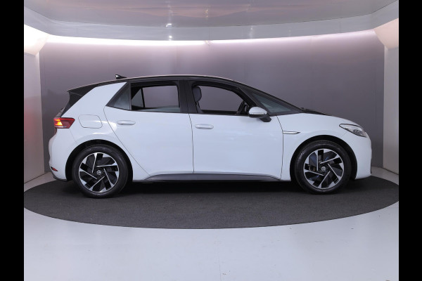 Volkswagen ID.3 Pure 45 kWh 150pk | Navi| int.voorverwarming| 18'LMvelgen