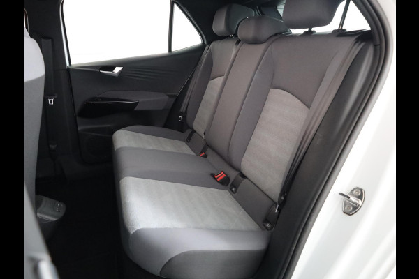 Volkswagen ID.3 Pure 45 kWh 150pk | Navi| int.voorverwarming| 18'LMvelgen