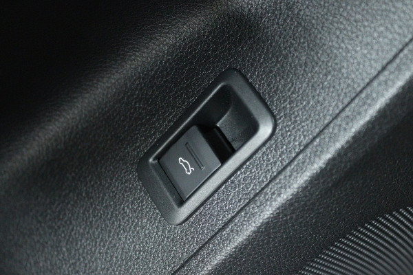 Audi Q3 35 TFSI S Line Pro Line S (TREKHAAK, STOELVERWARMING, CAMERA, CLIMA, CRUISE, LED, ELEKT. STOELEN)