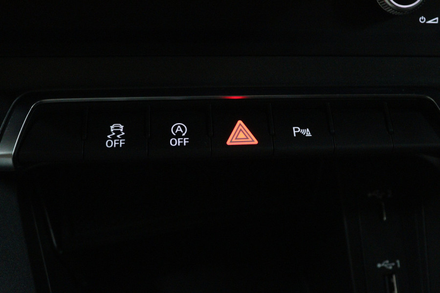Audi Q3 35 TFSI S Line Pro Line S (TREKHAAK, STOELVERWARMING, CAMERA, CLIMA, CRUISE, LED, ELEKT. STOELEN)