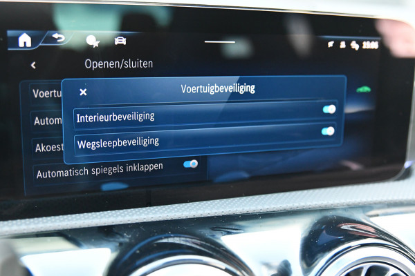 Mercedes-Benz CLA-Klasse 180 Star Edition AMG Line LIMITED, Panorama, Night, Camera, 19", Sfeer, Multibeam!