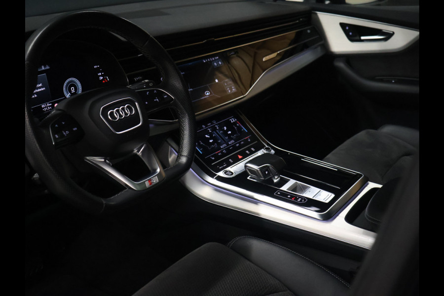 Audi Q7 60 TFSI e quattro Competition [SCHUIFKANTELDAK, APPLECARPLAY, ANDROID, CRUISE CONTROL, STOELVERWARMING, MEMORY SEATS, HEAT UP DISPLAY, DIGITAL DASH, CAMERA, PDC V+A, ELEKTRISCHE ACHTERKLEP, HALF ALCANTARA, NIEUWSTAAT]