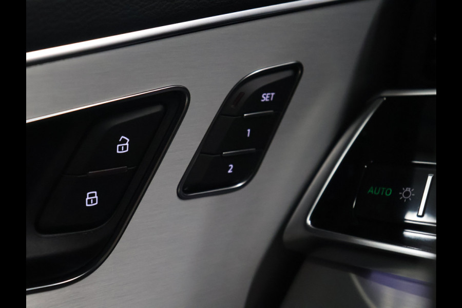 Audi Q7 60 TFSI e quattro Competition [SCHUIFKANTELDAK, APPLECARPLAY, ANDROID, CRUISE CONTROL, STOELVERWARMING, MEMORY SEATS, HEAT UP DISPLAY, DIGITAL DASH, CAMERA, PDC V+A, ELEKTRISCHE ACHTERKLEP, HALF ALCANTARA, NIEUWSTAAT]