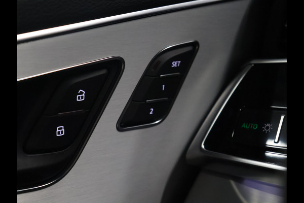 Audi Q7 60 TFSI e quattro Competition [SCHUIFKANTELDAK, APPLECARPLAY, ANDROID, CRUISE CONTROL, STOELVERWARMING, MEMORY SEATS, HEAT UP DISPLAY, DIGITAL DASH, CAMERA, PDC V+A, ELEKTRISCHE ACHTERKLEP, HALF ALCANTARA, NIEUWSTAAT]