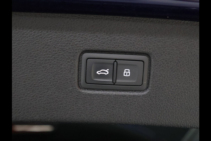 Audi Q7 60 TFSI e quattro Competition [SCHUIFKANTELDAK, APPLECARPLAY, ANDROID, CRUISE CONTROL, STOELVERWARMING, MEMORY SEATS, HEAT UP DISPLAY, DIGITAL DASH, CAMERA, PDC V+A, ELEKTRISCHE ACHTERKLEP, HALF ALCANTARA, NIEUWSTAAT]