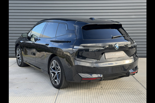 BMW iX xDrive40 Executive 77 kWh | SoH 100% | Sport Pakket | 360 Camera | Head-Up | Memory Stoelen