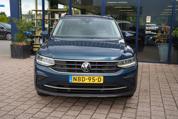 Volkswagen Tiguan 1.5 TSI Life Business|Prijs rijklaar incl. 12 mnd garantie|Stoel/stuurverwarming Camera LMV PDC Carplay DAB