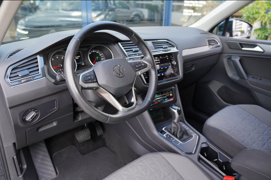 Volkswagen Tiguan 1.5 TSI Life Business|Prijs rijklaar incl. 12 mnd garantie|Stoel/stuurverwarming Camera LMV PDC Carplay DAB