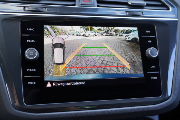 Volkswagen Tiguan 1.5 TSI Life Business|Prijs rijklaar incl. 12 mnd garantie|Stoel/stuurverwarming Camera LMV PDC Carplay DAB