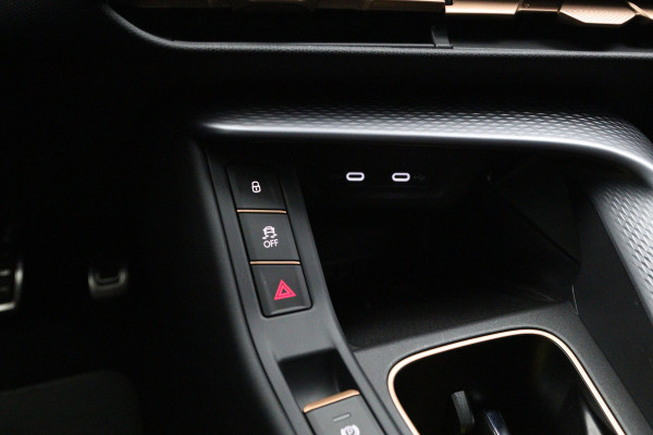 CUPRA Terramar 1.5 TSI e-Hybrid 204 PK Business PHEV, Leder-Alcantara, Winterpakket, 360 Camera