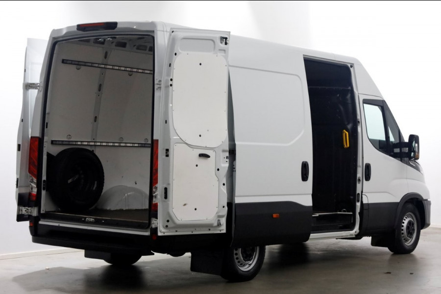 Iveco Daily 35S21 3.0 210pk L2H2 HiMatic Automaat Navi/Camera Trekgewicht 3500kg 10-2023