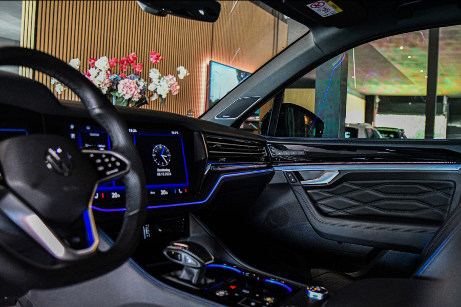 Volkswagen Touareg 3.0 TSi eHybrid 4MOTION R-Line, Nachtzicht, Massage, Softclose, Luchtv, Dynaudio, Koeling, HUD, 360, Pano!