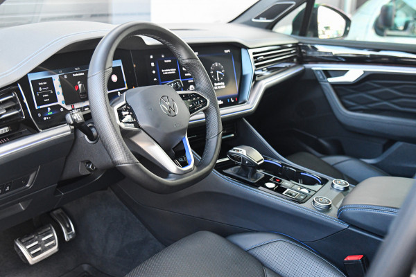 Volkswagen Touareg 3.0 TSi eHybrid 4MOTION R-Line, Nachtzicht, Massage, Softclose, Luchtv, Dynaudio, Koeling, HUD, 360, Pano!