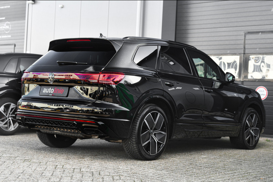 Volkswagen Touareg 3.0 TSi eHybrid 4MOTION R-Line, Nachtzicht, Massage, Softclose, Luchtv, Dynaudio, Koeling, HUD, 360, Pano!