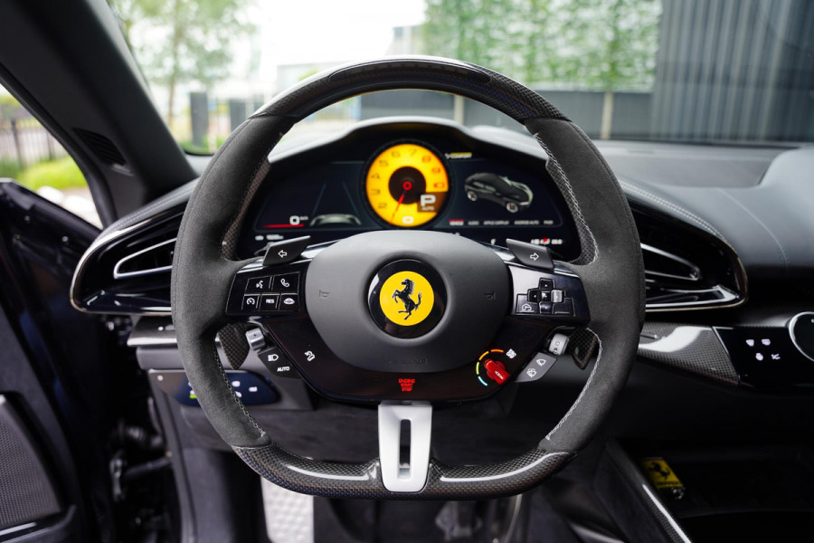 Ferrari Purosangue 6.5 V12 / Full PPF / Full Carbon Pack / Retrofit Steeringwheel
