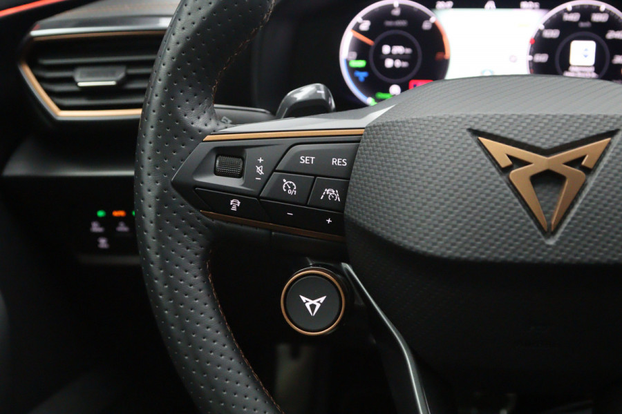 CUPRA Formentor 1.4 e-Hybrid VZ 245 PK Black Edition PHEV, Panoramadak, Leder-Alcantara, Stuur-Startknop, Camera