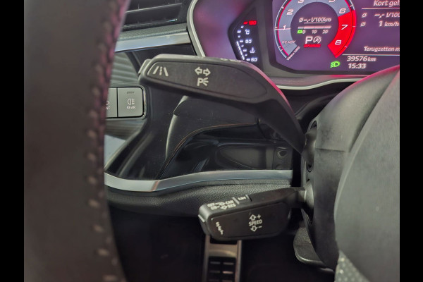 Audi Q3 35 TFSI S edition | Clima| Pano | Camera | Navi | Stoelverwarming |