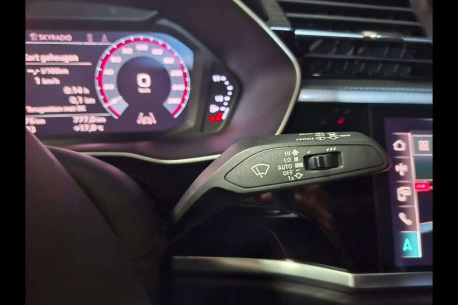 Audi Q3 35 TFSI S edition | Clima| Pano | Camera | Navi | Stoelverwarming |