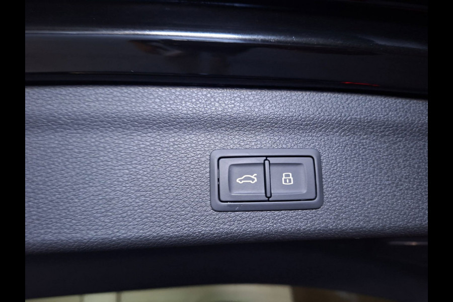 Audi Q3 35 TFSI S edition | Clima| Pano | Camera | Navi | Stoelverwarming |