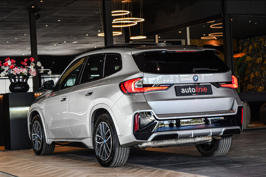 BMW X1 XDrive30e M Sport, Panorama, H.Kardon, Memory, 360, HUD, Ambiente, Trekhaak, Carplay!