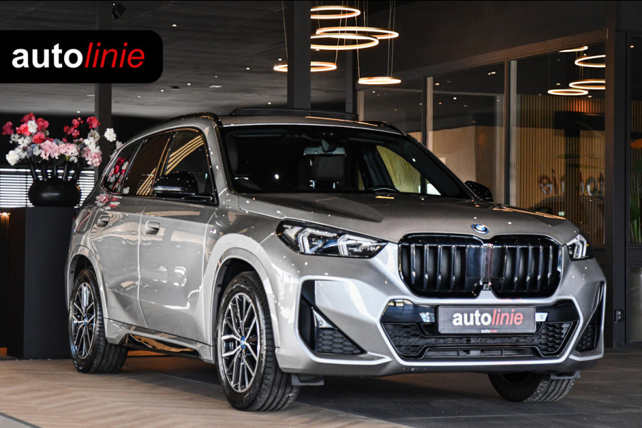 BMW X1 XDrive30e M Sport, Panorama, H.Kardon, Memory, 360, HUD, Ambiente, Trekhaak, Carplay!