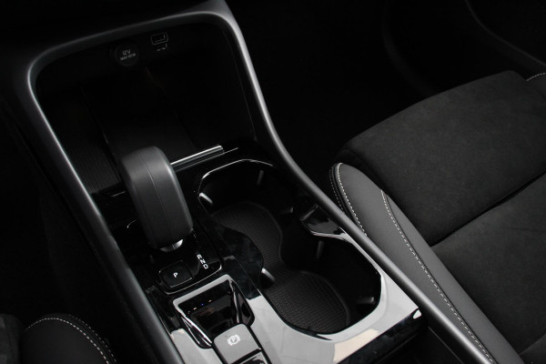 Volvo XC40 1.5 T5 Plug-in hybrid Ultimate Dark Electrisch Glazen Panorama dak Navigatie Dab Led Adaptive Cruise Control Camera Parkeer sensoren