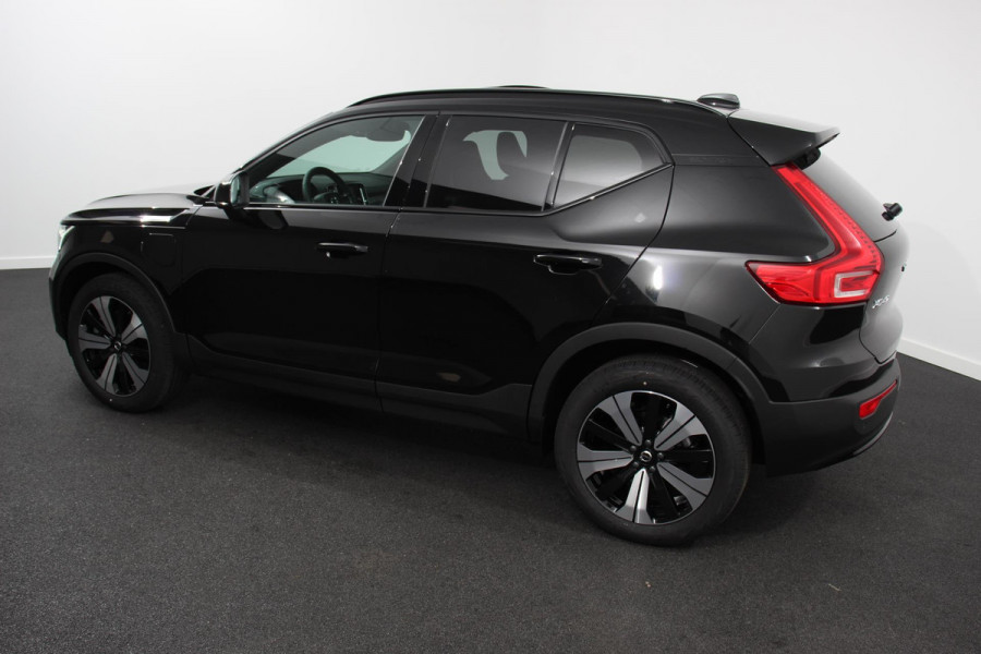 Volvo XC40 1.5 T5 Plug-in hybrid Ultimate Dark Electrisch Glazen Panorama dak Navigatie Dab Led Adaptive Cruise Control Camera Parkeer sensoren