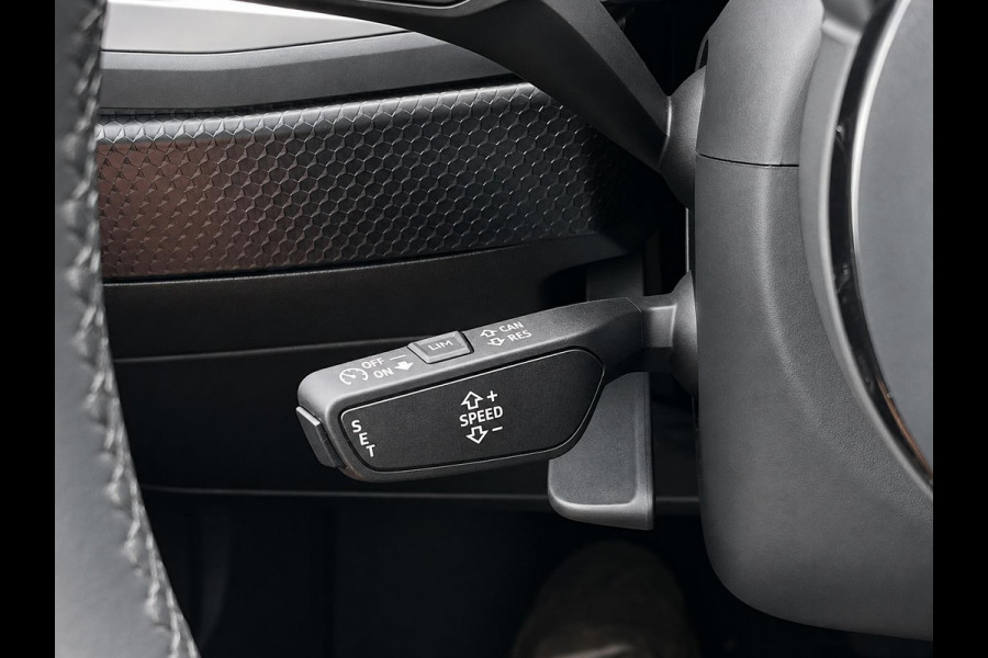 Audi A1 Sportback 25 TFSI Automaat Advanced edition Navigatie Virtual Cockpit PDC v+a Cruise 2-Zone Climate Control Apple CarPlay/Android Auto