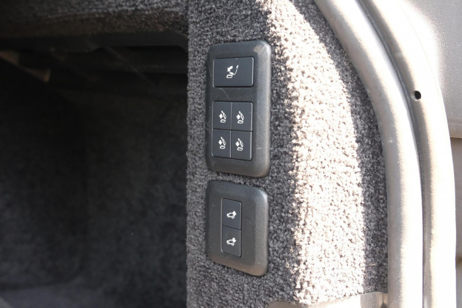 Land Rover Range Rover P400e Autobiography 404 PK | Meridan audio | Panoramadak | Stoelmassage | Head-Up | Adaptive cruise | Lounge stoelen | Luchtvering |