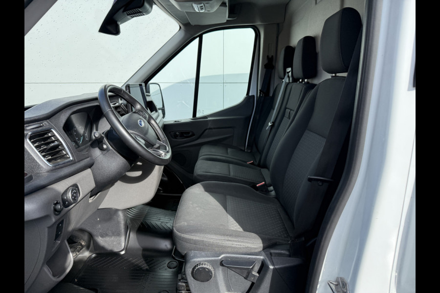 Ford E-Transit 68kWh 184PK L3H2 317km WLTP BEV Snelladen 360° Camera Cruise control Climate control Carplay Navigatie Parkeersensoren