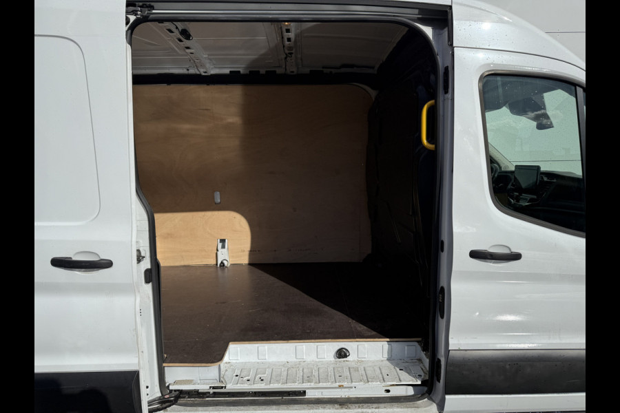 Ford E-Transit 68kWh 184PK L3H2 317km WLTP BEV Snelladen 360° Camera Cruise control Climate control Carplay Navigatie Parkeersensoren