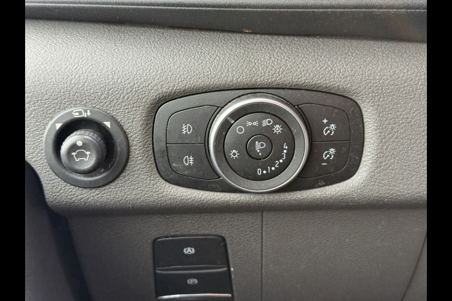 Ford E-Transit 68kWh 184PK L3H2 317km WLTP BEV Snelladen 360° Camera Cruise control Climate control Carplay Navigatie Parkeersensoren