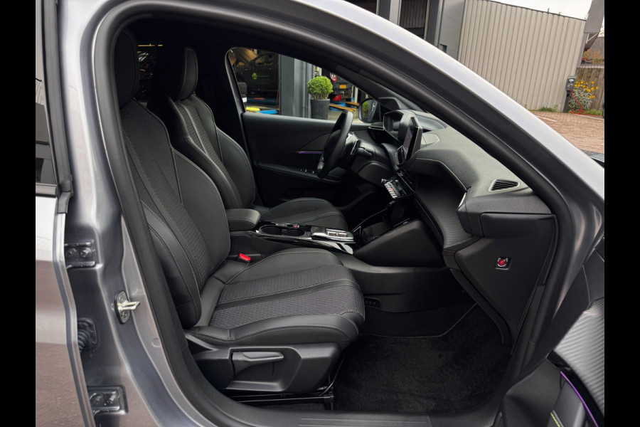 Peugeot 208 1.2 Hybrid 145 e-DCS6 GT | NL-Auto | 360 Camera | Navigatie | Adaptive Cruise | Automaat | Virtual Cockpit