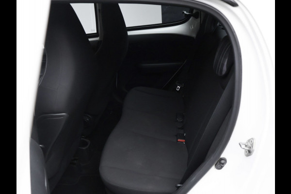 Peugeot 108 1.0 e-VTi Sport (AIRCO,BLUETOOTH,SPORTSTOELEN,BLACK AND WHITE EDITION,LAGE KILOMETERSTAND,SPORTSTOELEN,NETTE STAAT)