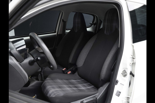 Peugeot 108 1.0 e-VTi Sport (AIRCO,BLUETOOTH,SPORTSTOELEN,BLACK AND WHITE EDITION,LAGE KILOMETERSTAND,SPORTSTOELEN,NETTE STAAT)