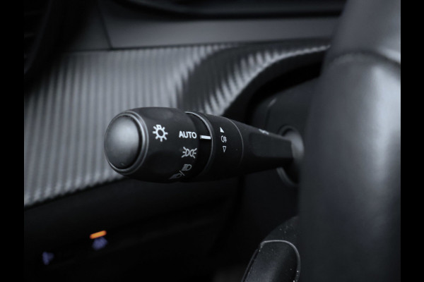 Peugeot 2008 1.2 PureTech Pack Sport (APPLE CARPLAY,NAVI,PDC,CLIMATE,CRUISE,LED,ELEKTRISCH PAKKET,SPORTSTOELEN,NETTE STAAT)