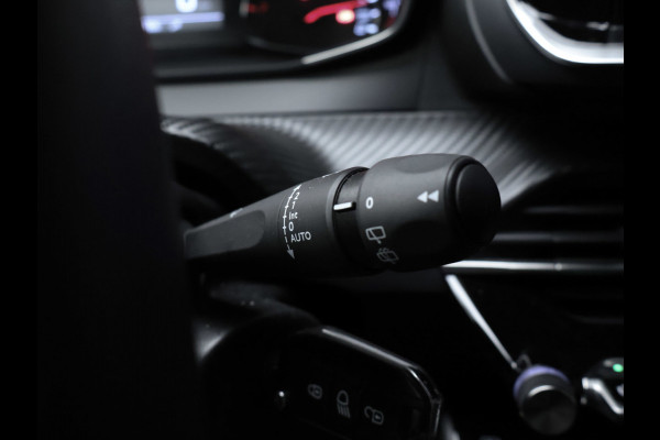 Peugeot 2008 1.2 PureTech Pack Sport (APPLE CARPLAY,NAVI,PDC,CLIMATE,CRUISE,LED,ELEKTRISCH PAKKET,SPORTSTOELEN,NETTE STAAT)