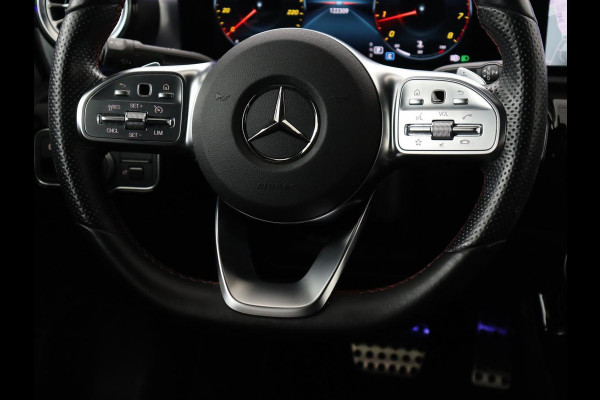 Mercedes-Benz A-Klasse 200 Business Solution AMG | Panoramadak | Cruise control | Stoelverwarming | Trekhaak | Sfeerverlichting | Carplay | Camera | Park assist | Sfeerverlichting